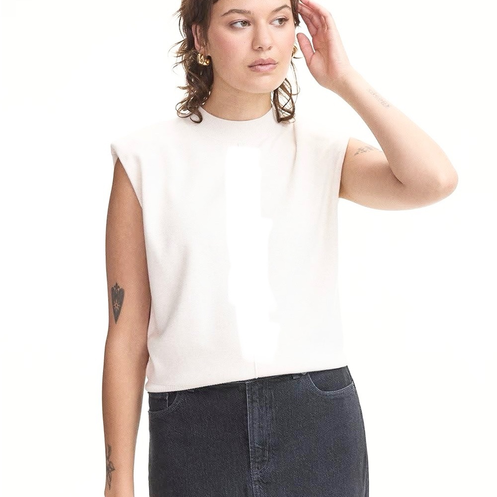 Sz XL Extended-Sleeve Mock-Neck Top with Shoulder Pads 77% Viscose, 23% nylon